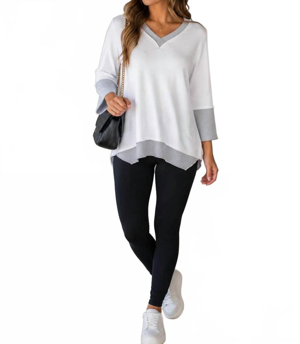 NEW LULU-B v-neck button-back top in white